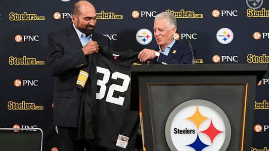 Steelers to retire Harris' 32 to celebrate Immaculate Reception taken on the South Side (Steelers)